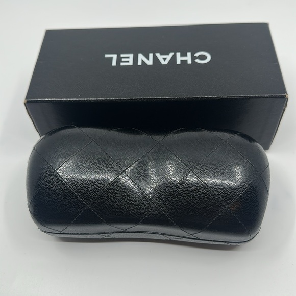 CHANEL Quilted Black Eye/ Sunglass Case With Box - Picture 4 of 9